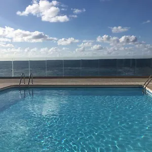 Piso Con Piscina Y Garaje En La Playa De Canteras Apartment